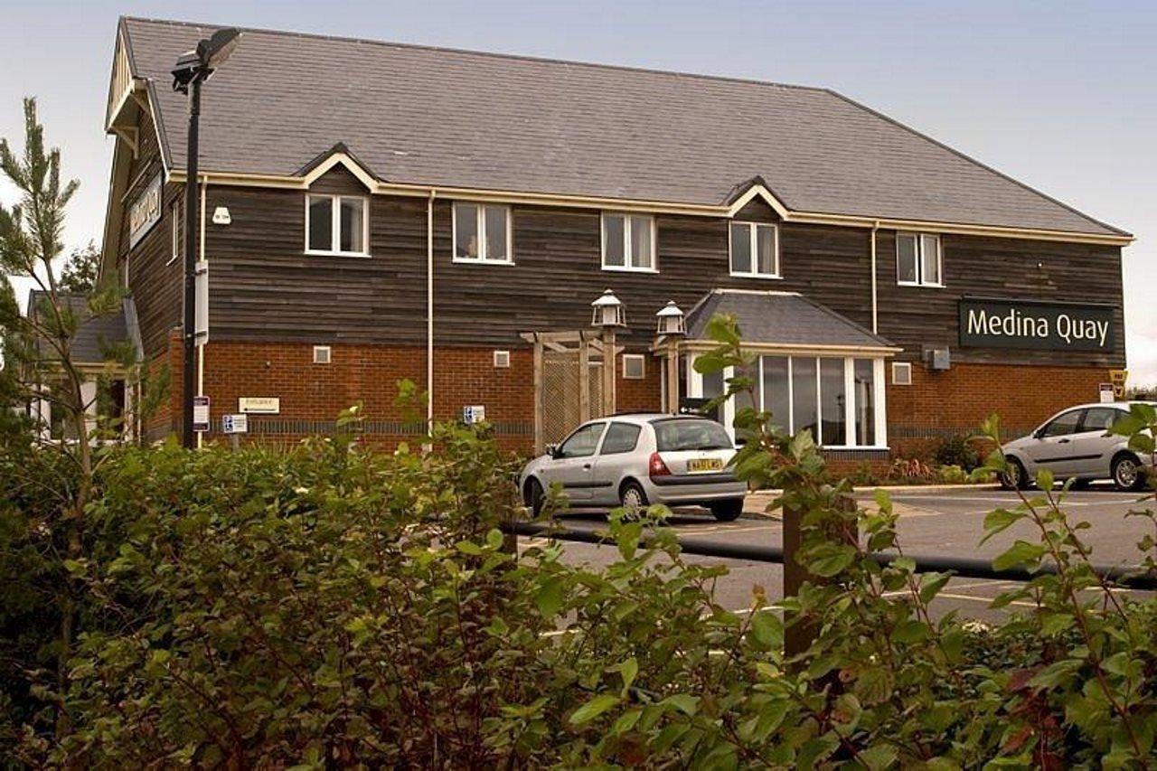 Premier Inn Isle Of Wight Newport  Exterior photo