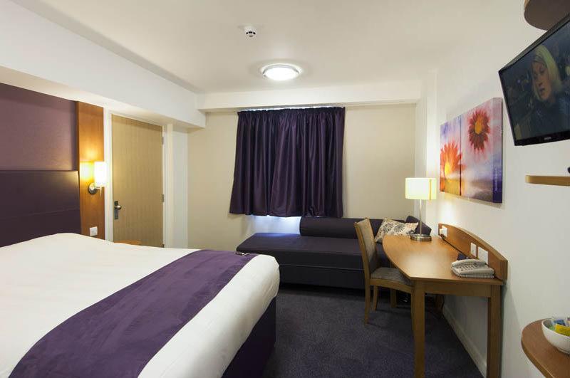 Premier Inn Isle Of Wight Newport  Exterior photo